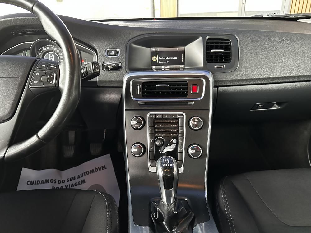 volvo-v60-2015-diesel-1969cc