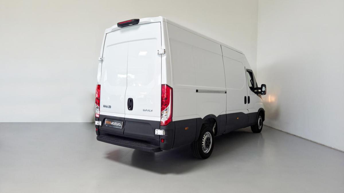 iveco-daily-2022-diesel-2300cc