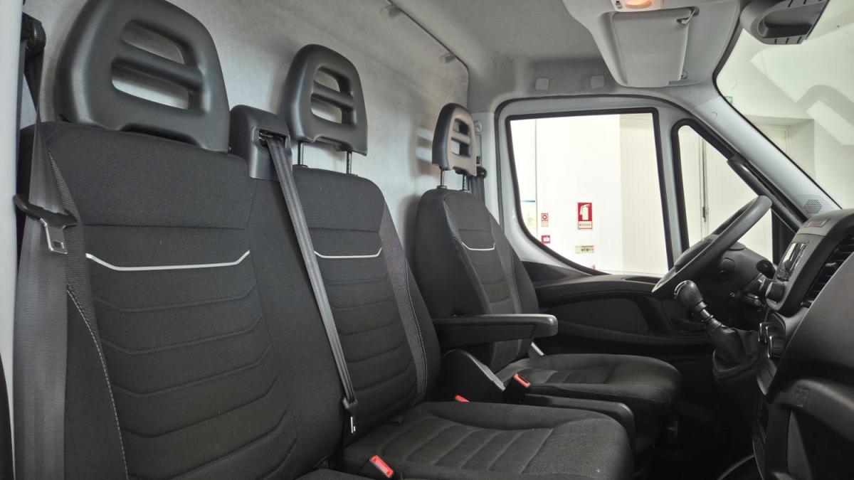iveco-daily-2022-diesel-2300cc