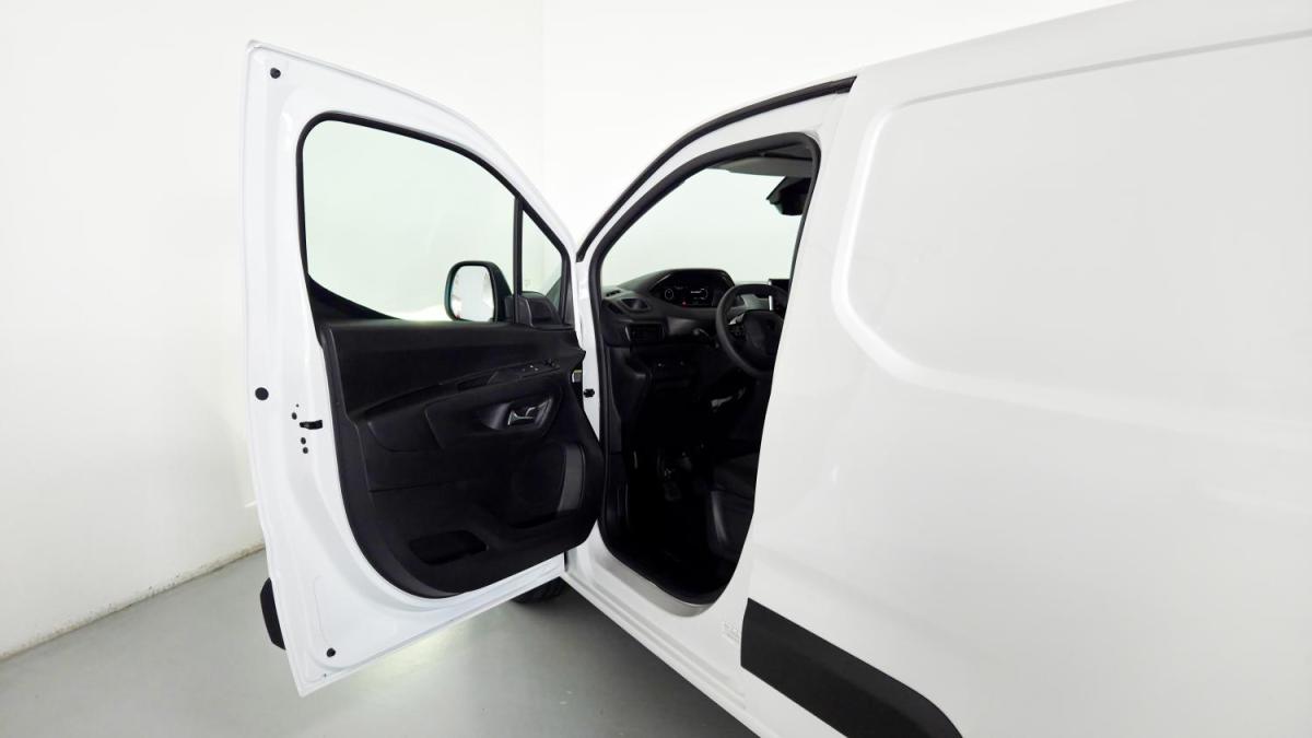 peugeot-partner-2024-diesel-1cc