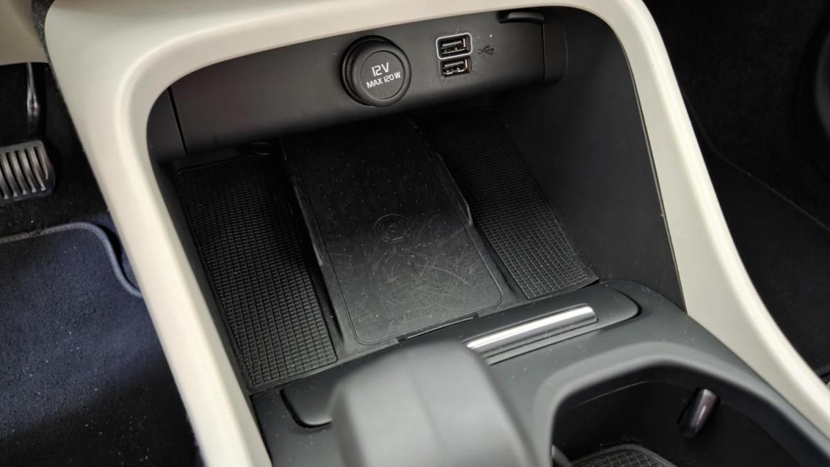 volvo-xc40-2021-hibrido-a-gasolina-1477cc