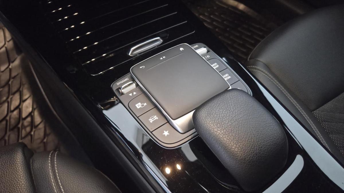 mercedes-benz-classe-a-2022-hibrido-a-gasolina-1332cc