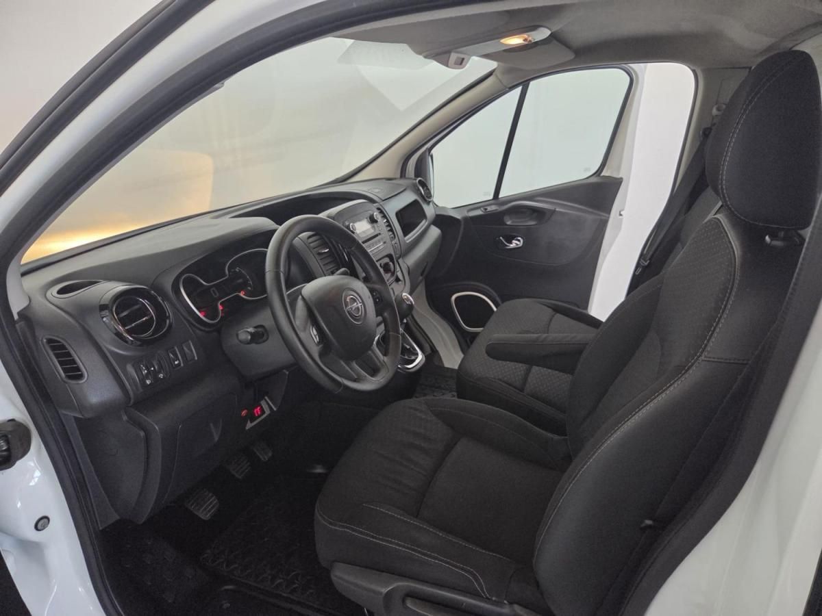 opel-vivaro-2016-diesel-1598cc