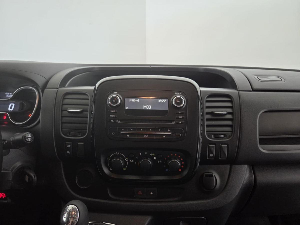 opel-vivaro-2016-diesel-1598cc