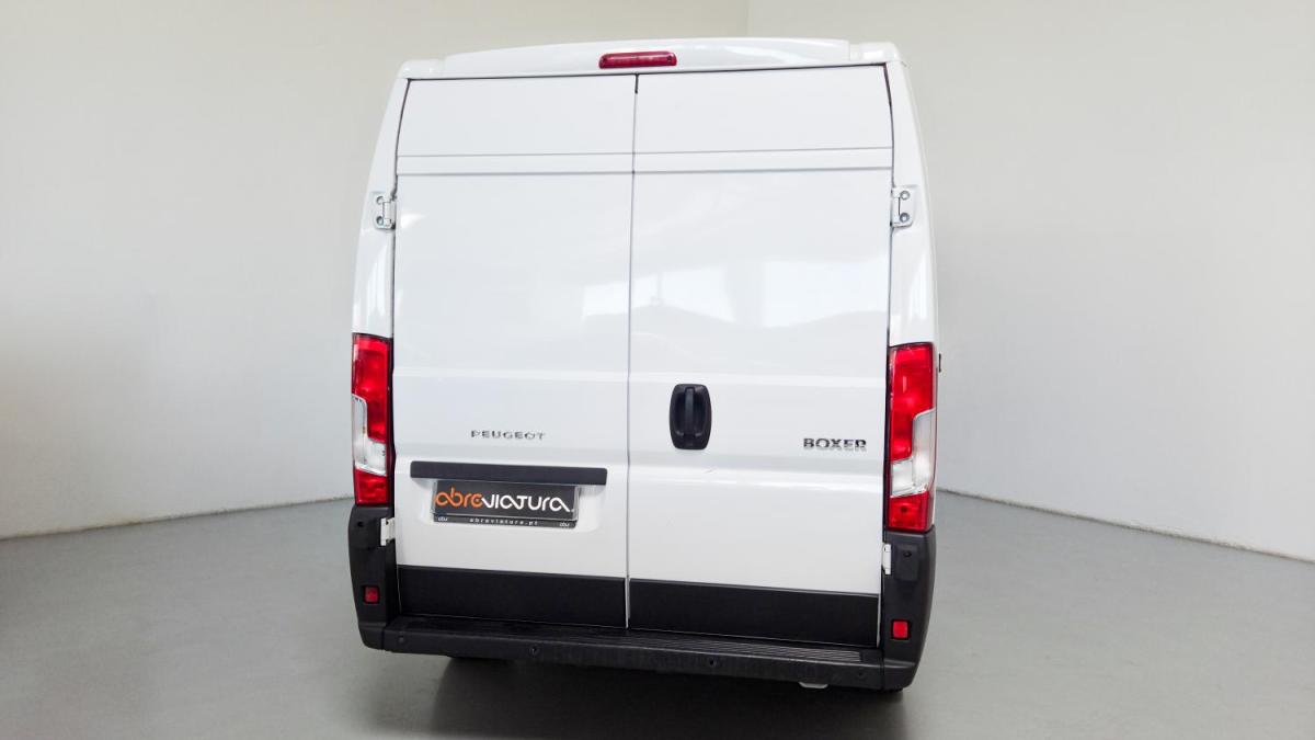 peugeot-boxer-2023-diesel-2179cc