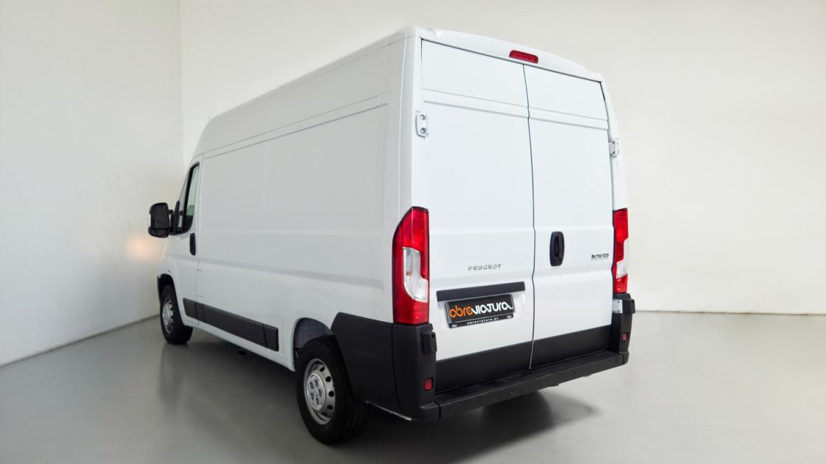 peugeot-boxer-2023-diesel-2179cc