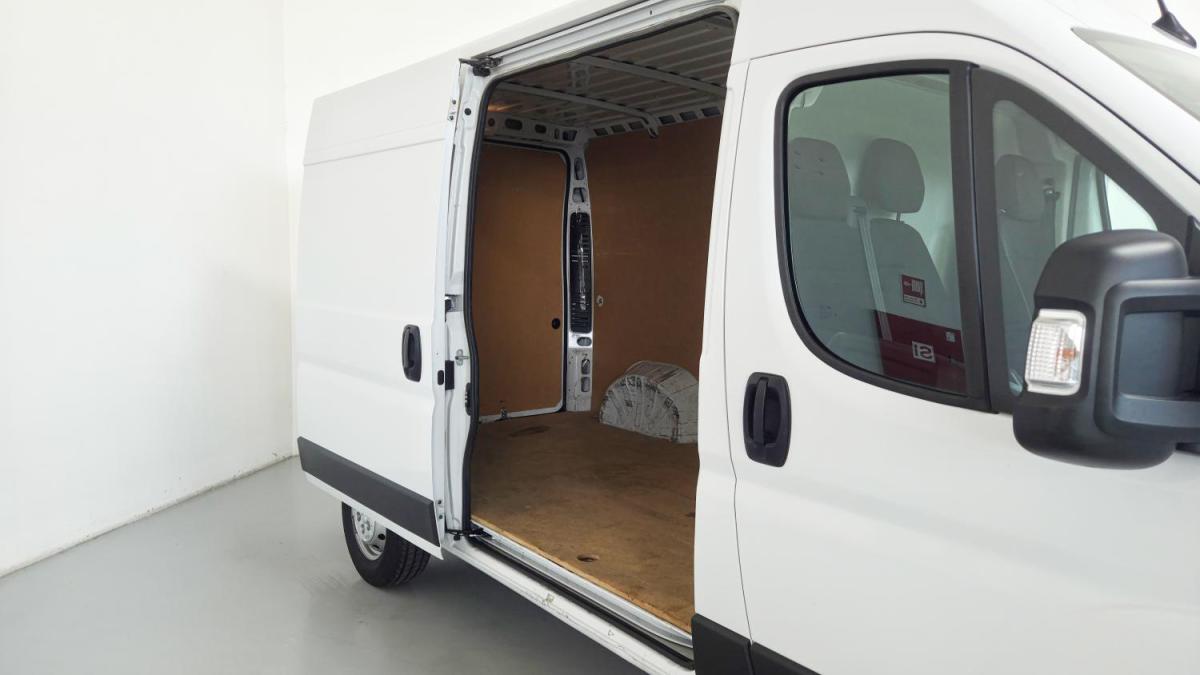 peugeot-boxer-2023-diesel-2179cc