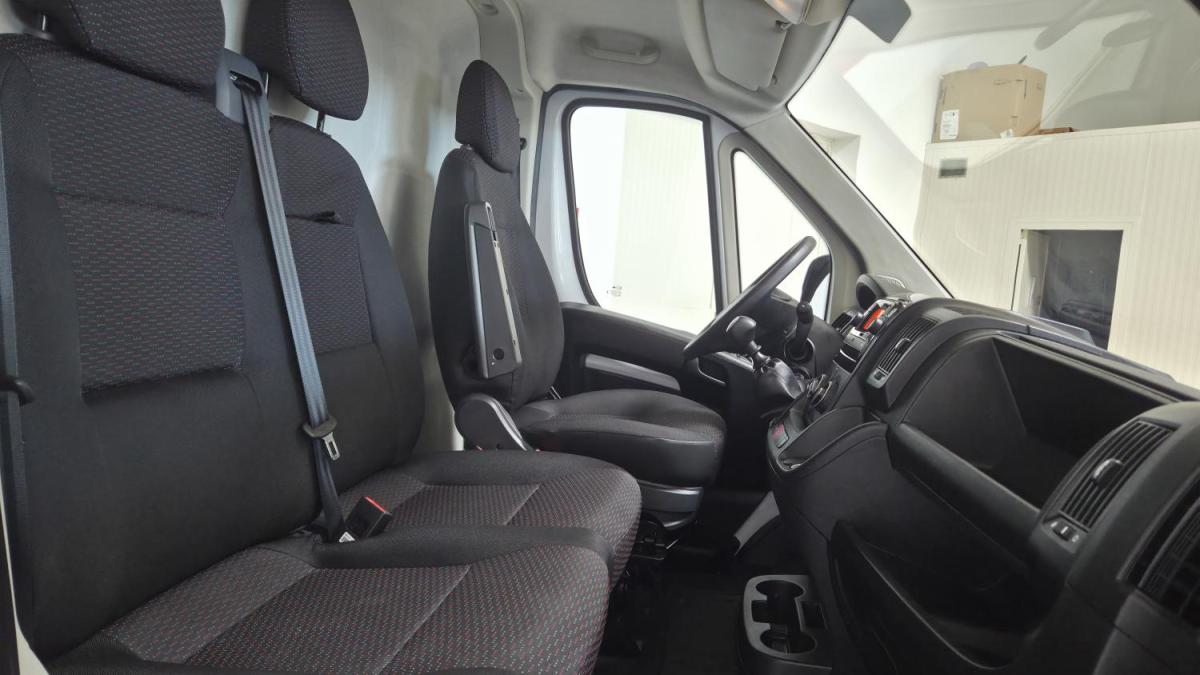 peugeot-boxer-2023-diesel-2179cc