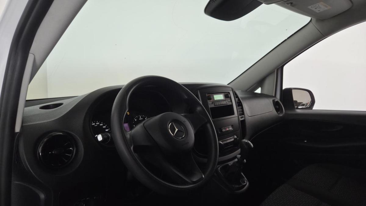 mercedes-benz-vito-2023-diesel-1950cc