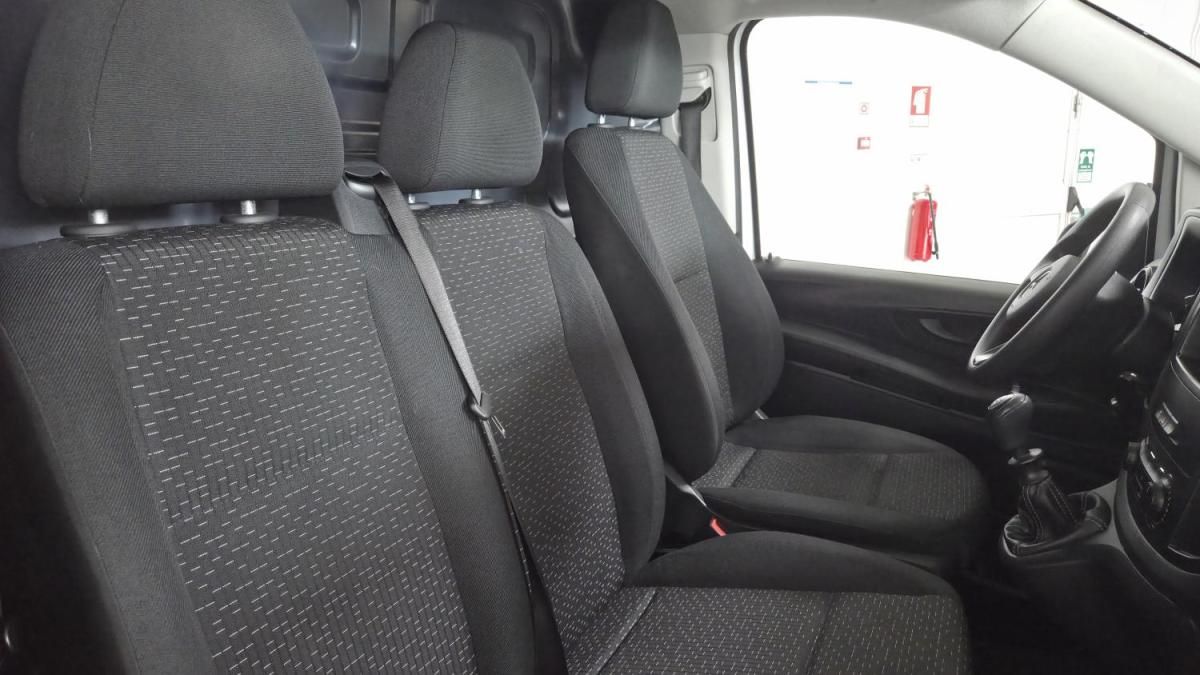 mercedes-benz-vito-2023-diesel-1950cc