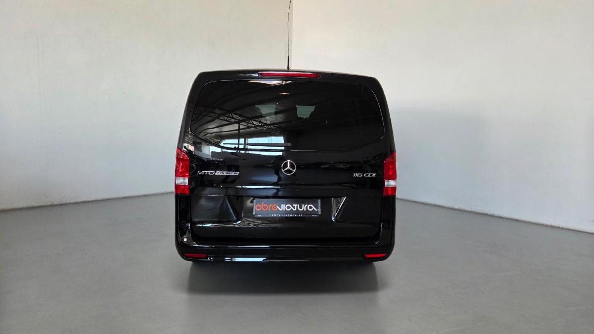 mercedes-benz-vito-tourer-2023-diesel-1950cc