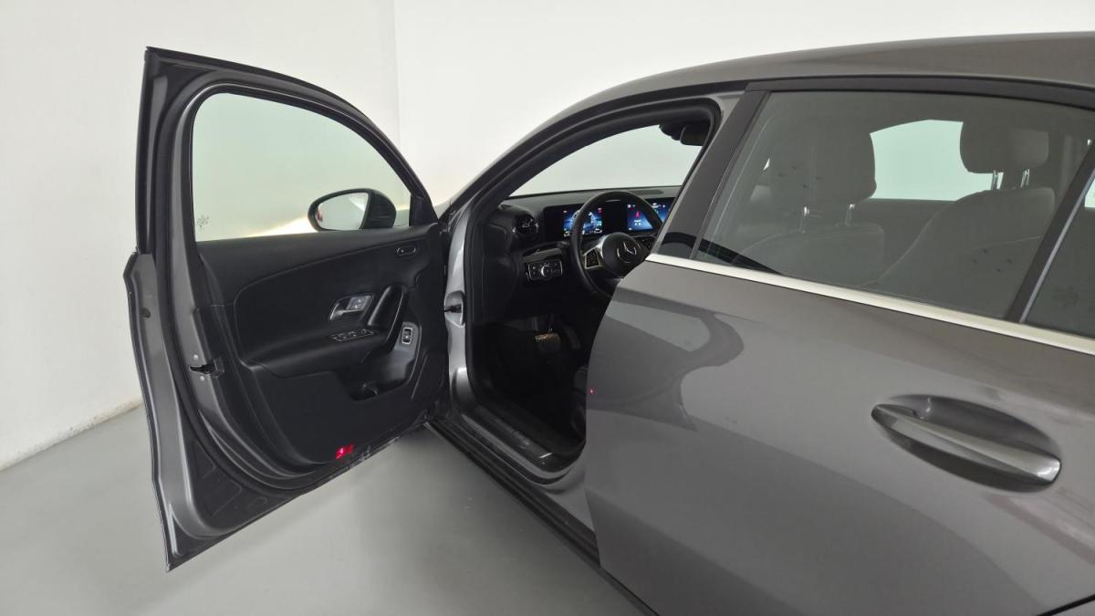 mercedes-benz-classe-a-2023-hibrido-a-gasolina-1332cc