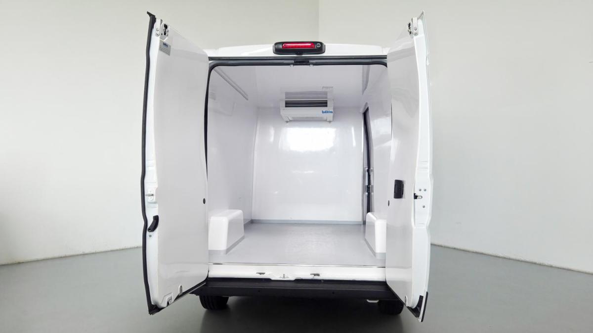 peugeot-boxer-2025-diesel-2184cc