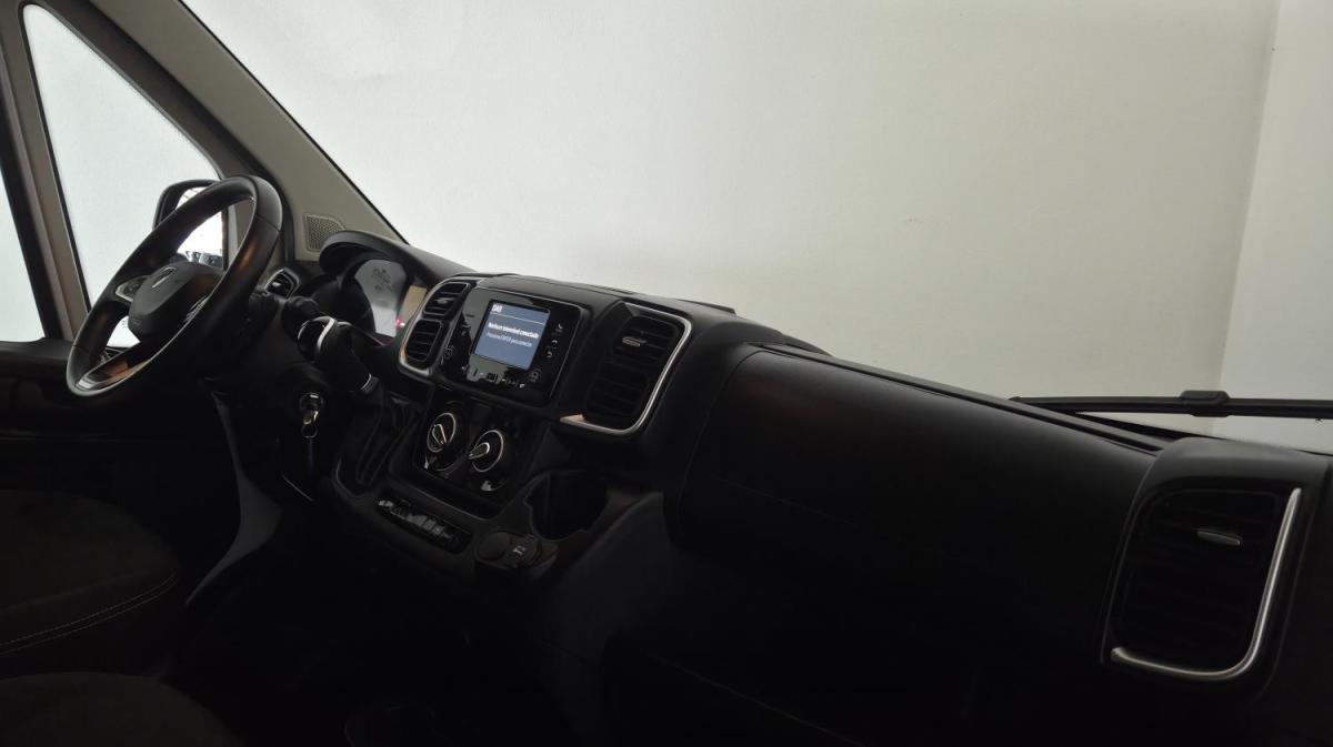 peugeot-boxer-2025-diesel-2184cc