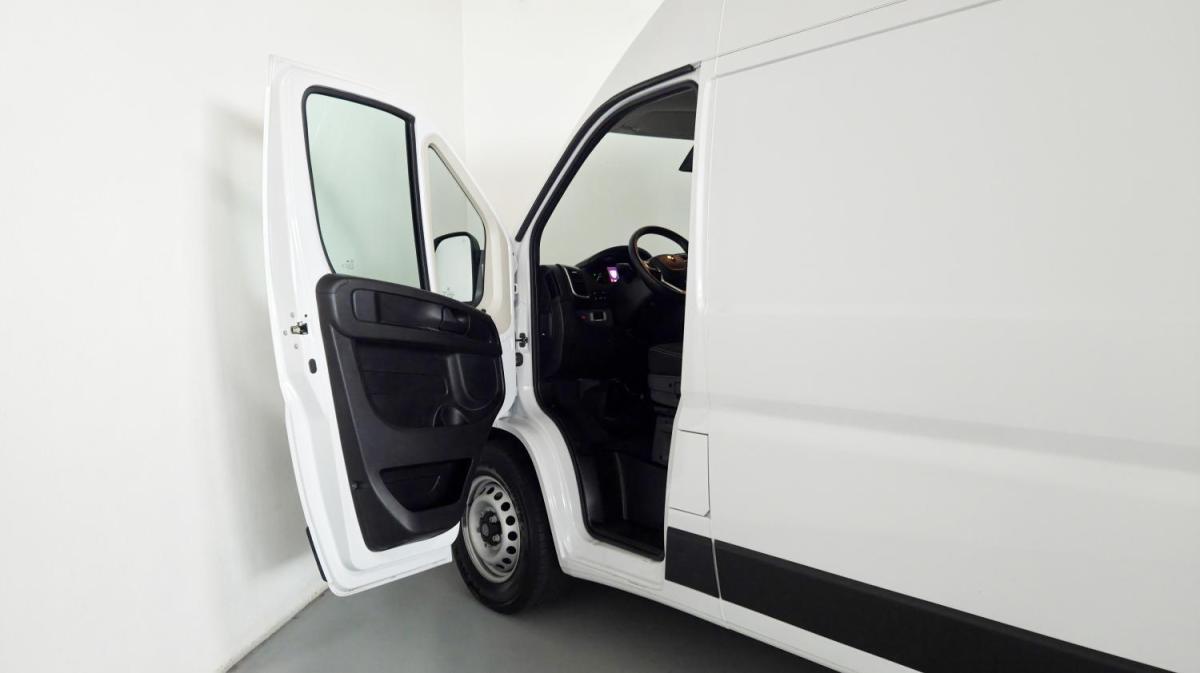 peugeot-boxer-2025-diesel-2184cc