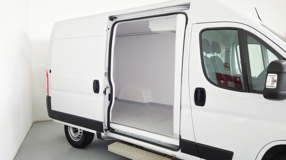 peugeot-boxer-2025-diesel-2184cc