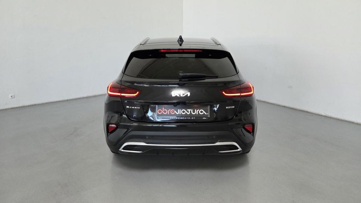 kia-xceed-2022-hibrido-a-gasolina-1580cc