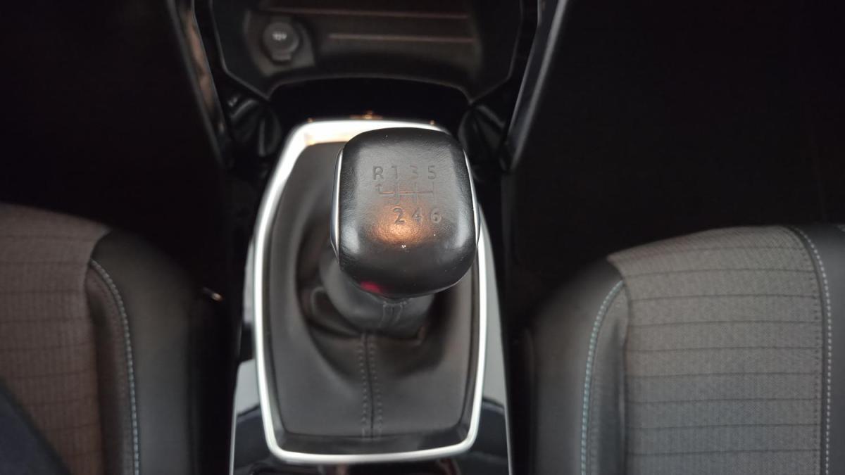 peugeot-208-2022-diesel-1499cc
