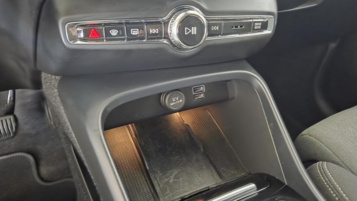 volvo-xc40-2022-hibrido-a-gasolina-1477cc