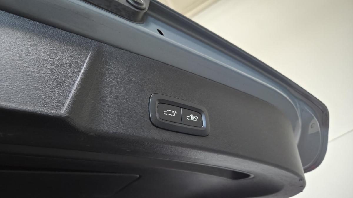 volvo-xc40-2022-hibrido-a-gasolina-1477cc