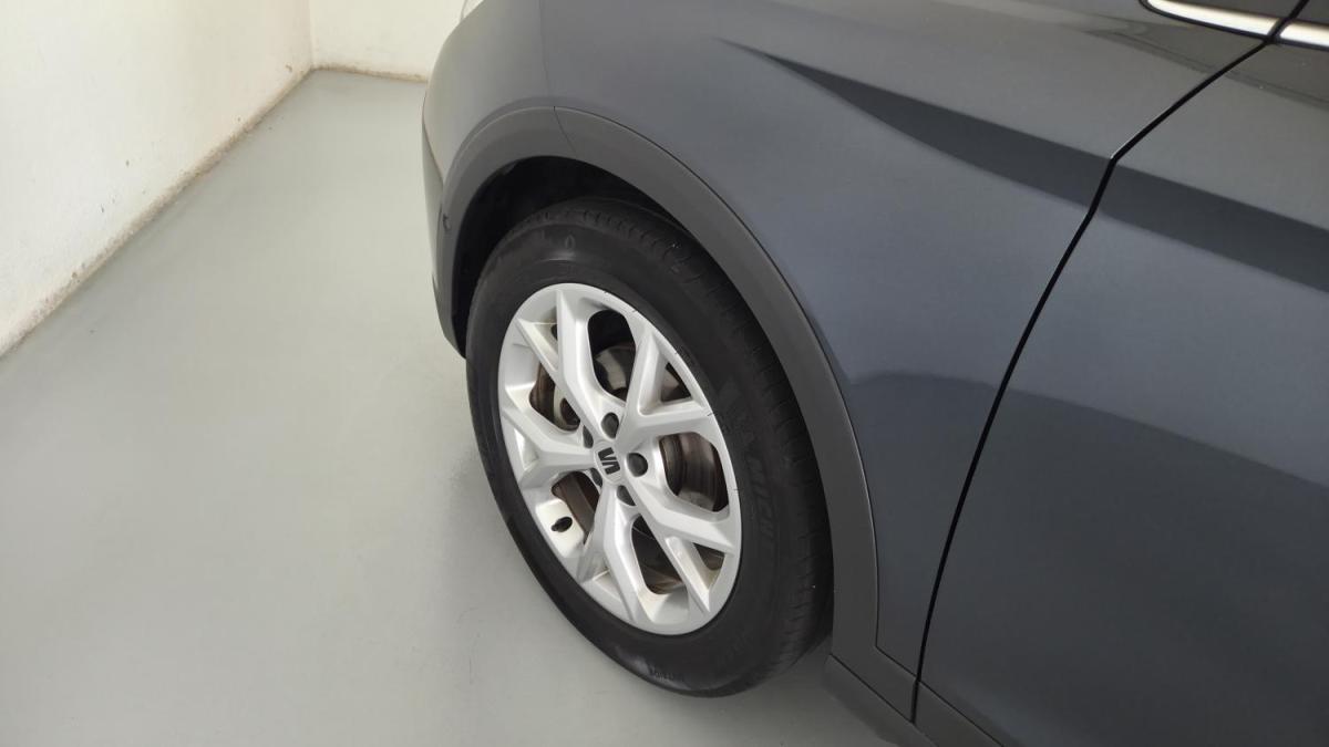 seat-arona-2023-gasolina-999cc