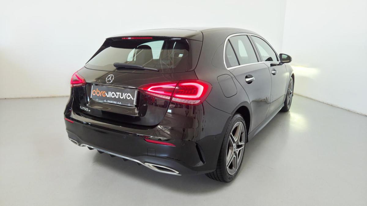 mercedes-benz-classe-a-2022-hibrido-a-gasolina-1332cc