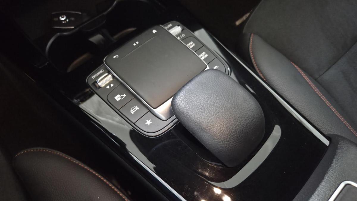 mercedes-benz-classe-a-2022-hibrido-a-gasolina-1332cc