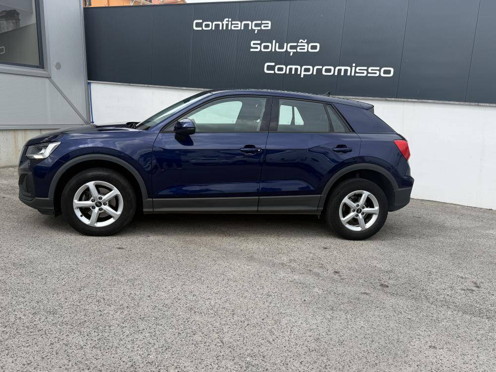 audi-q2-2023-gasolina-999cc