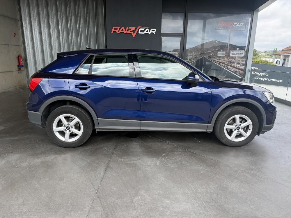 audi-q2-2023-gasolina-999cc