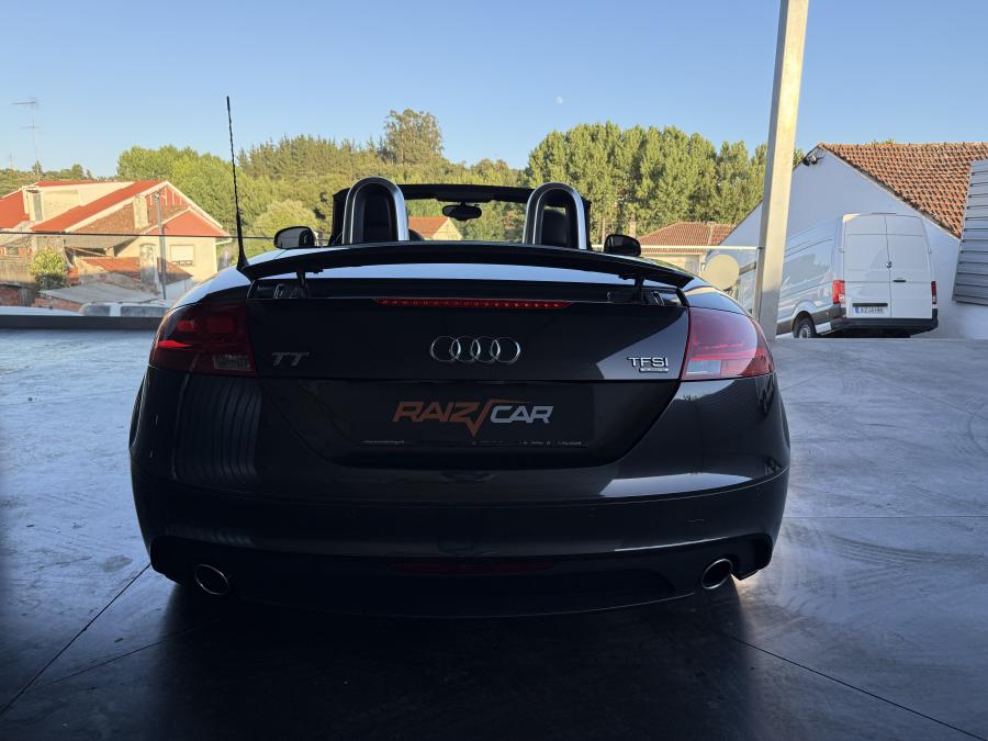 audi-tt-2011-gasolina-1984cc