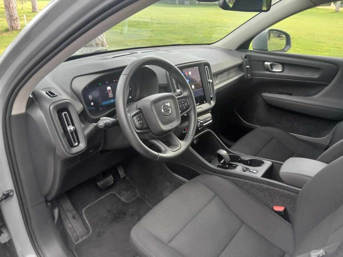 volvo-xc40-b3-2025-gasolina-1969cc