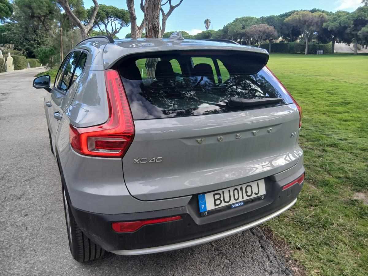 volvo-xc40-b3-2025-gasolina-1969cc