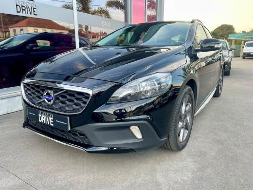 volvo-v40-cross-country-2015-diesel-1969cc