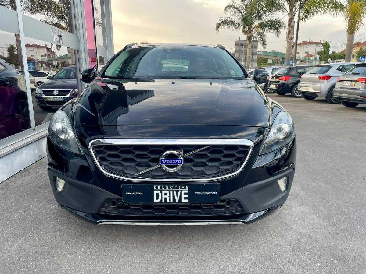 volvo-v40-cross-country-2015-diesel-1969cc