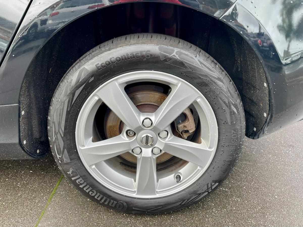 volvo-v40-2017-diesel-1969cc