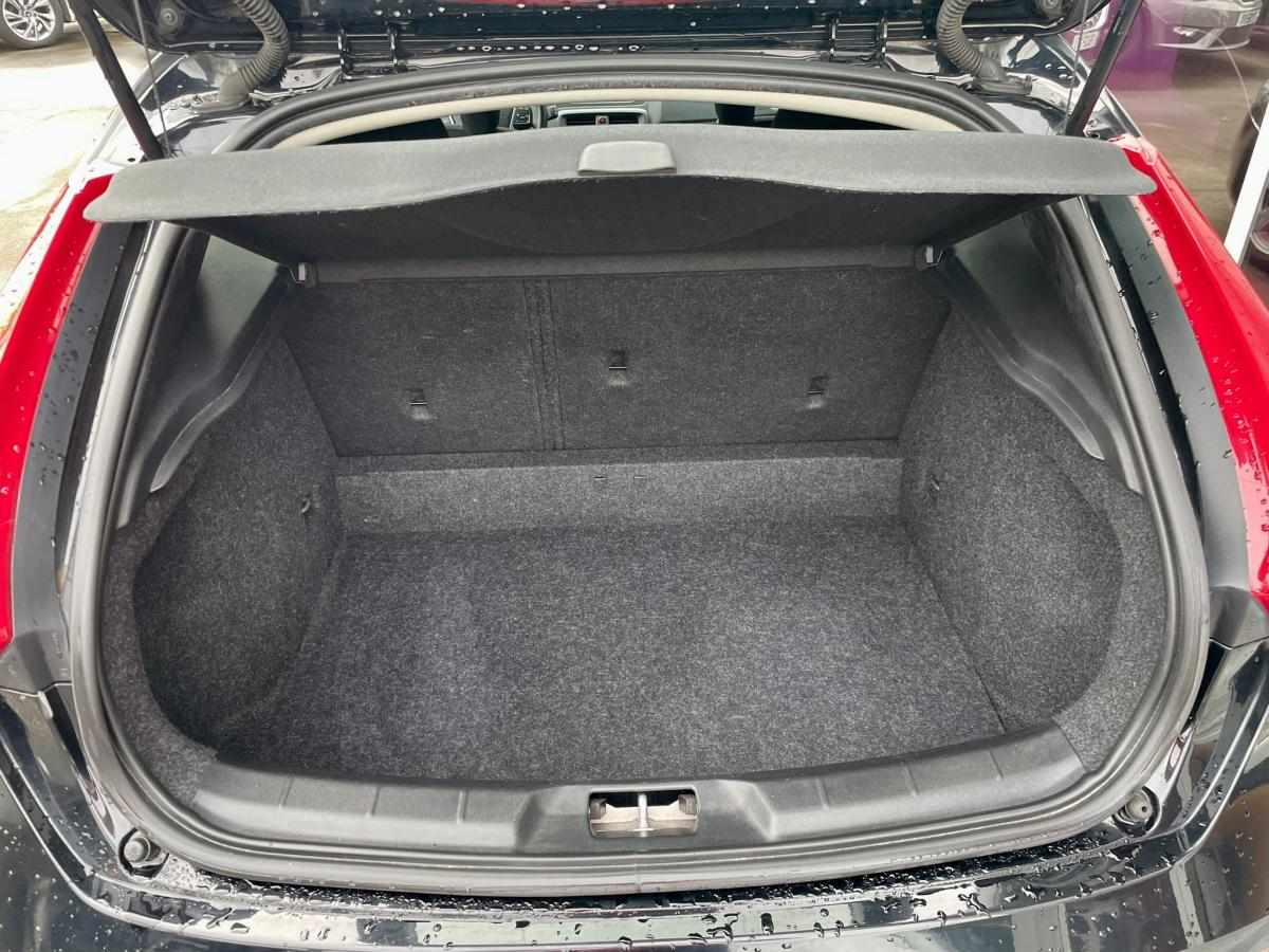 volvo-v40-2017-diesel-1969cc