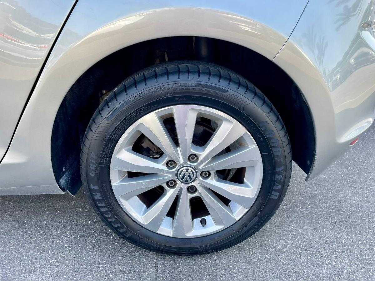 volkswagen-golf-2012-gasolina-1197cc
