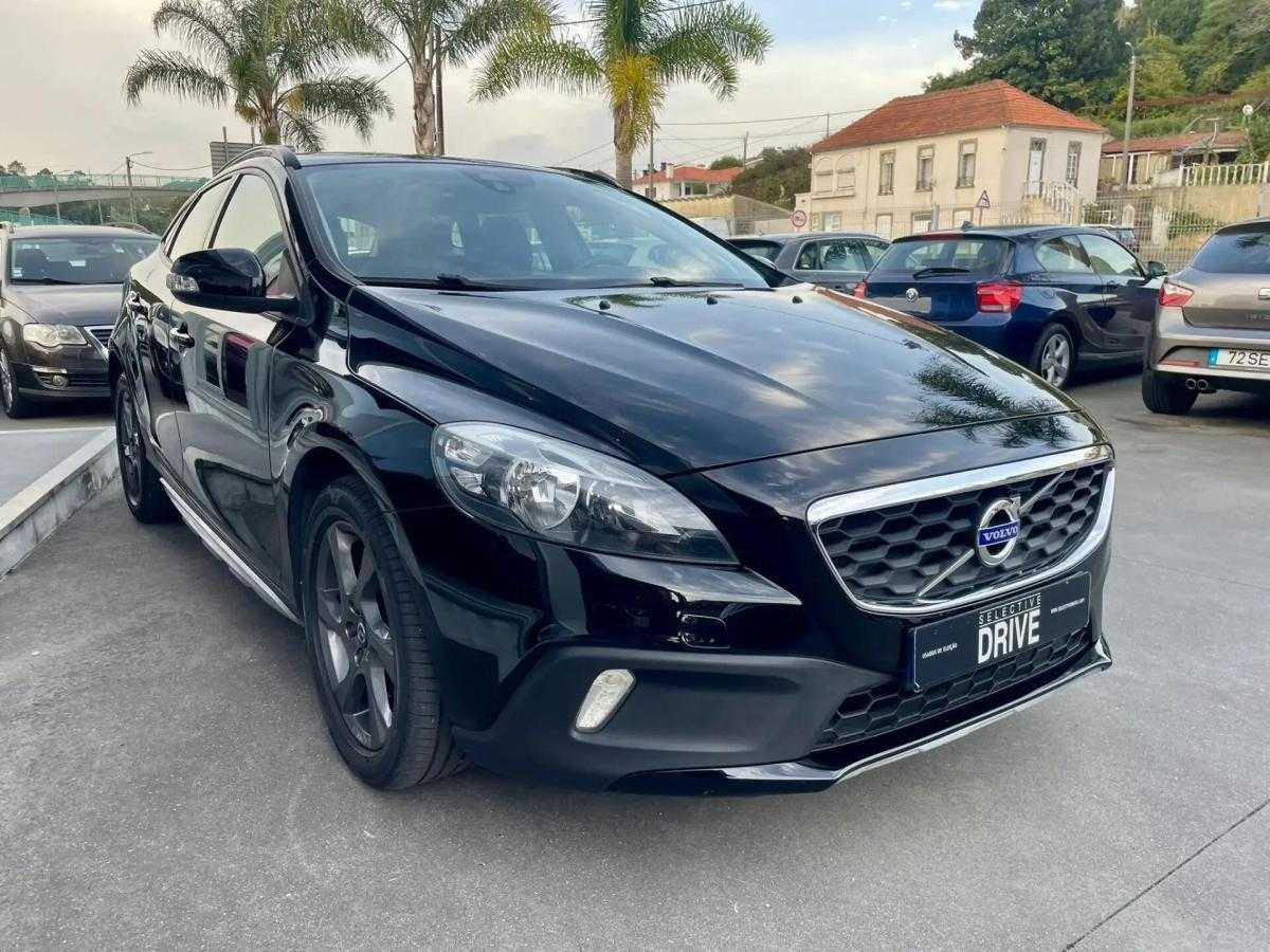 volvo-v40-cross-country-2015-diesel-1969cc