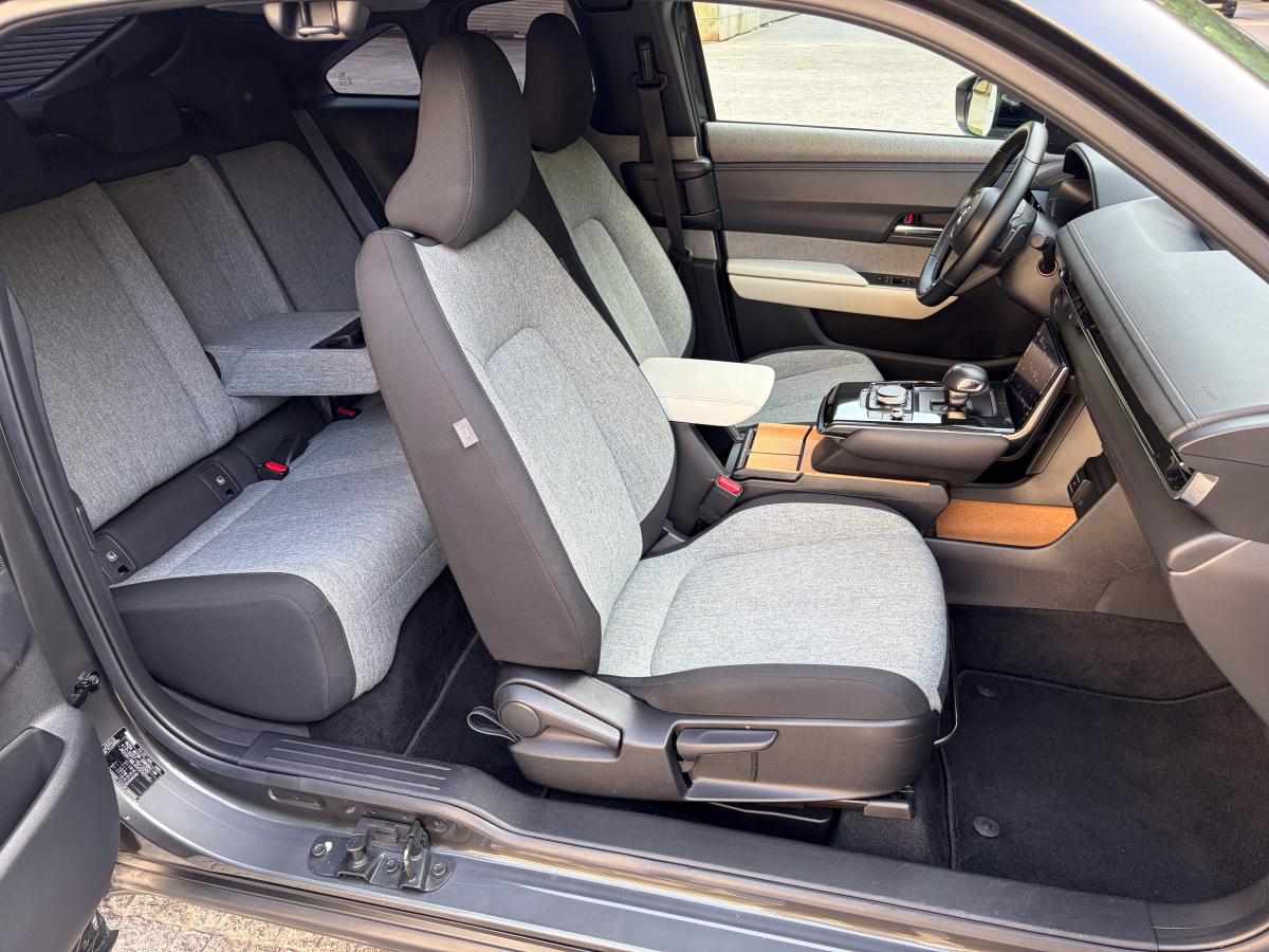 mazda-mx-30-0-8-e-skyactiv-r-ev-2023-eletrico-1660cc