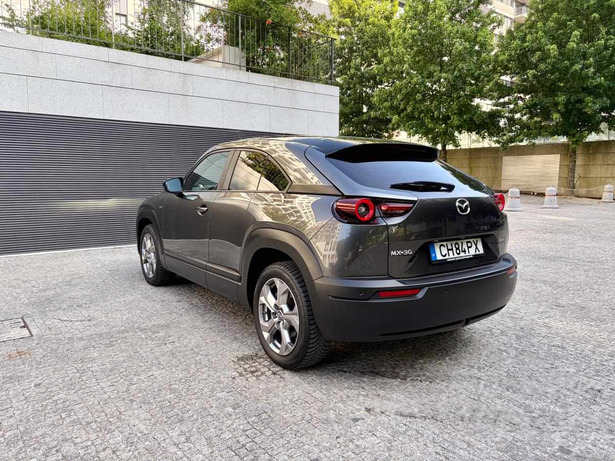 mazda-mx-30-0-8-e-skyactiv-r-ev-2023-eletrico-1660cc