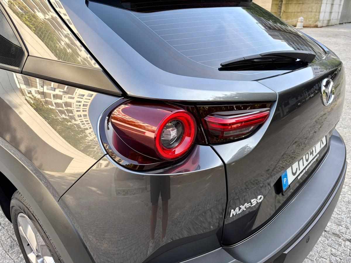 mazda-mx-30-0-8-e-skyactiv-r-ev-2023-eletrico-1660cc