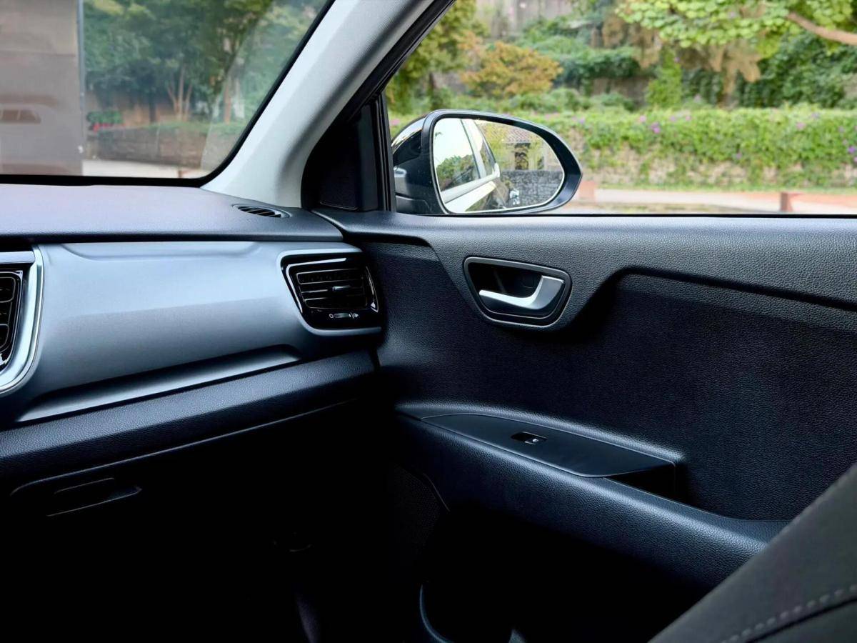kia-stonic-2022-gasolina-999cc