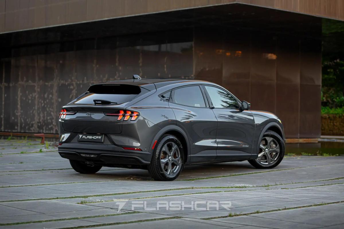 ford-mustang-mach-e-2023-eletrico-0cc