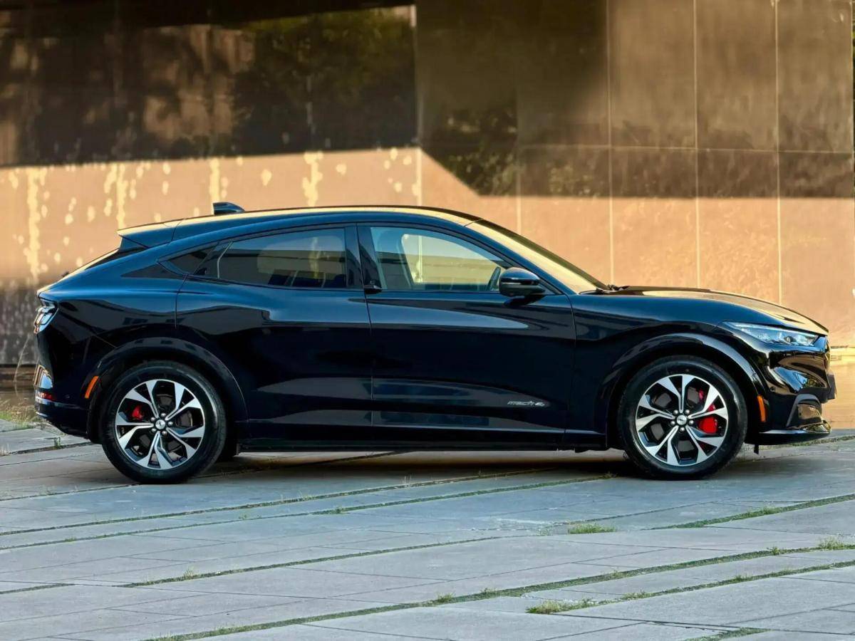 ford-mustang-mach-e-2023-eletrico-0cc