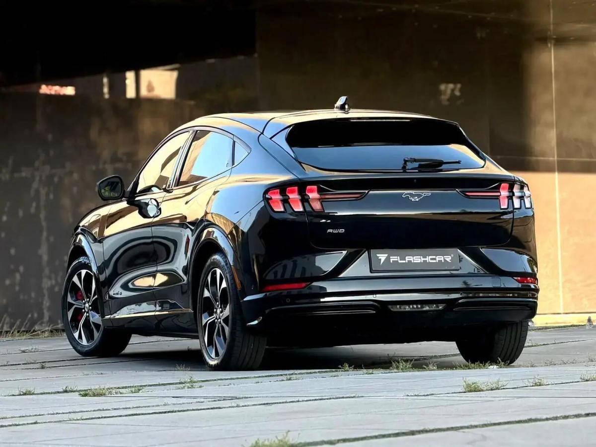 ford-mustang-mach-e-2023-eletrico-0cc