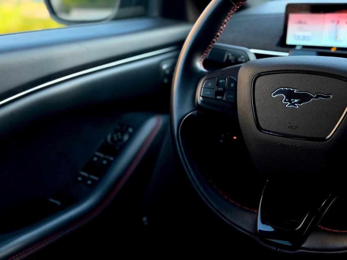 ford-mustang-mach-e-2023-eletrico-0cc