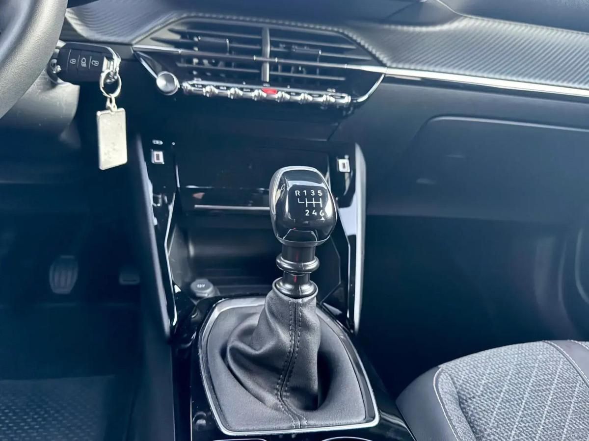 peugeot-2008-2024-gasolina-1199cc