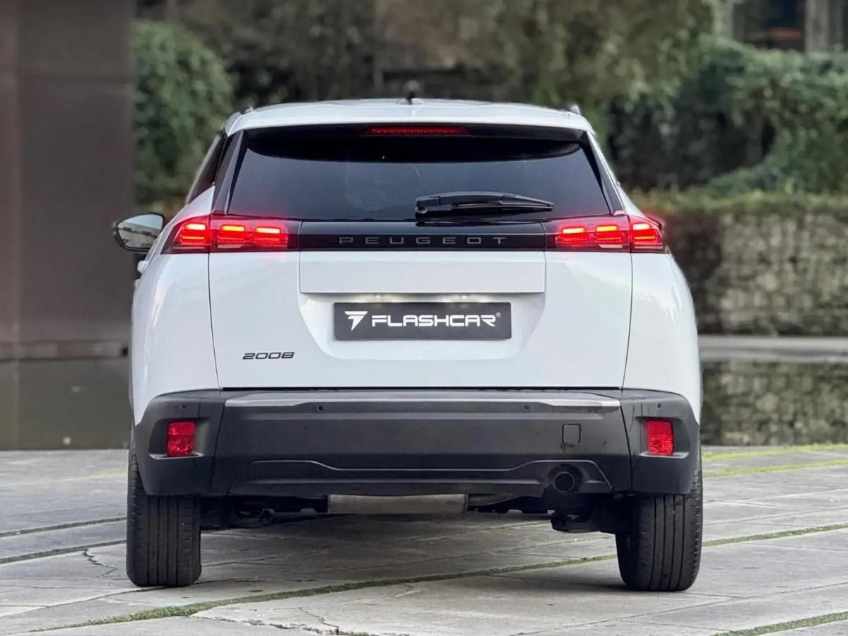 peugeot-2008-2024-gasolina-1199cc