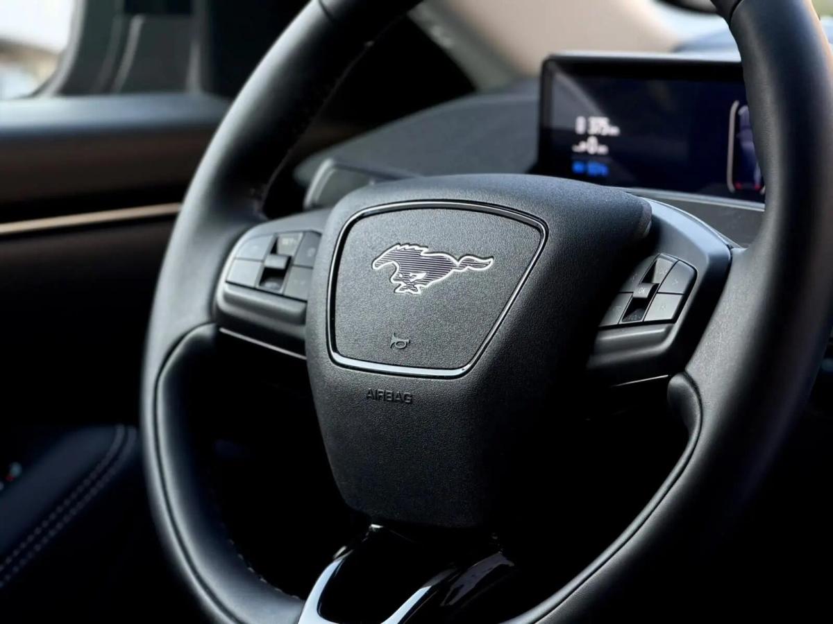 ford-mustang-mach-e-2024-eletrico-0cc