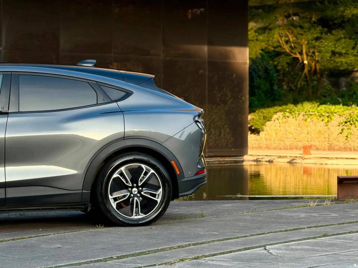 ford-mustang-mach-e-2024-eletrico-0cc